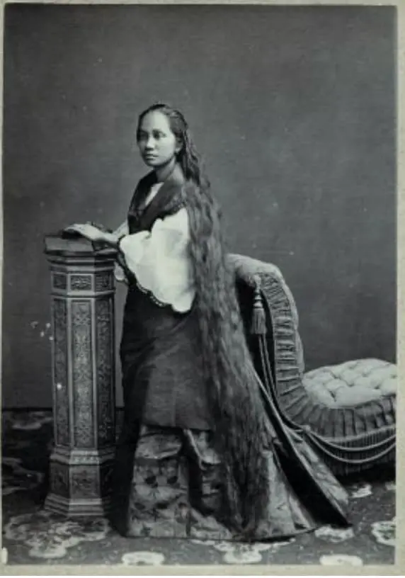 Mujer con larga melena